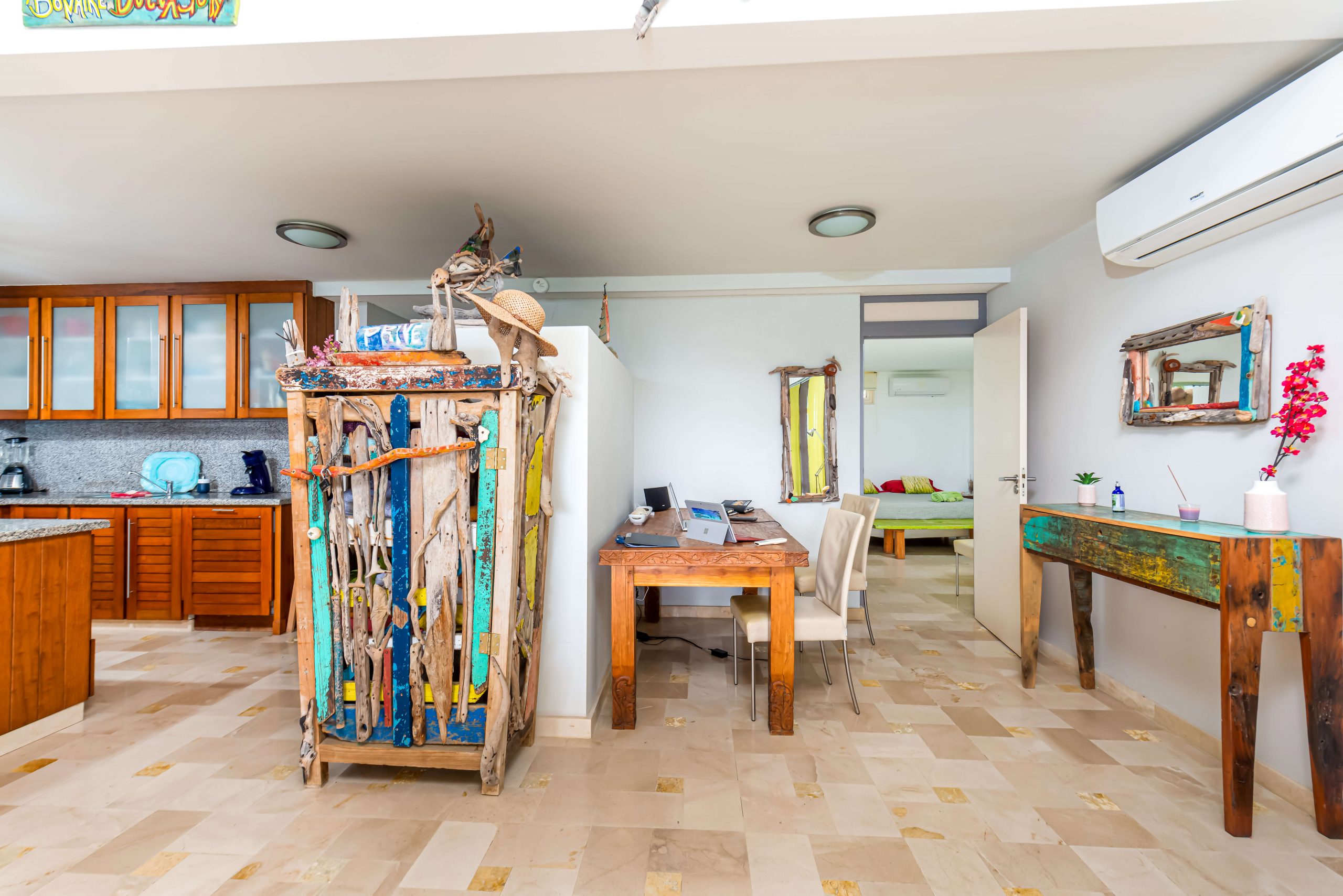 Interior living space, Villa Trepanier