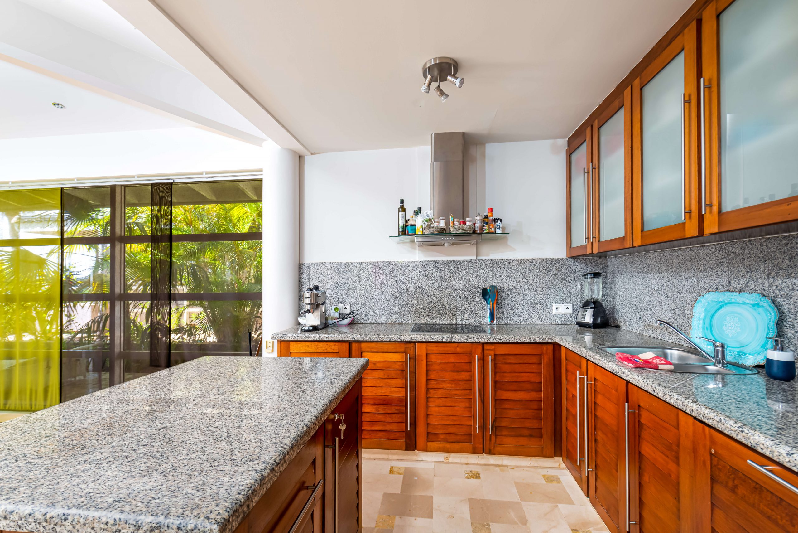 Large kitchen Villa Trepanier