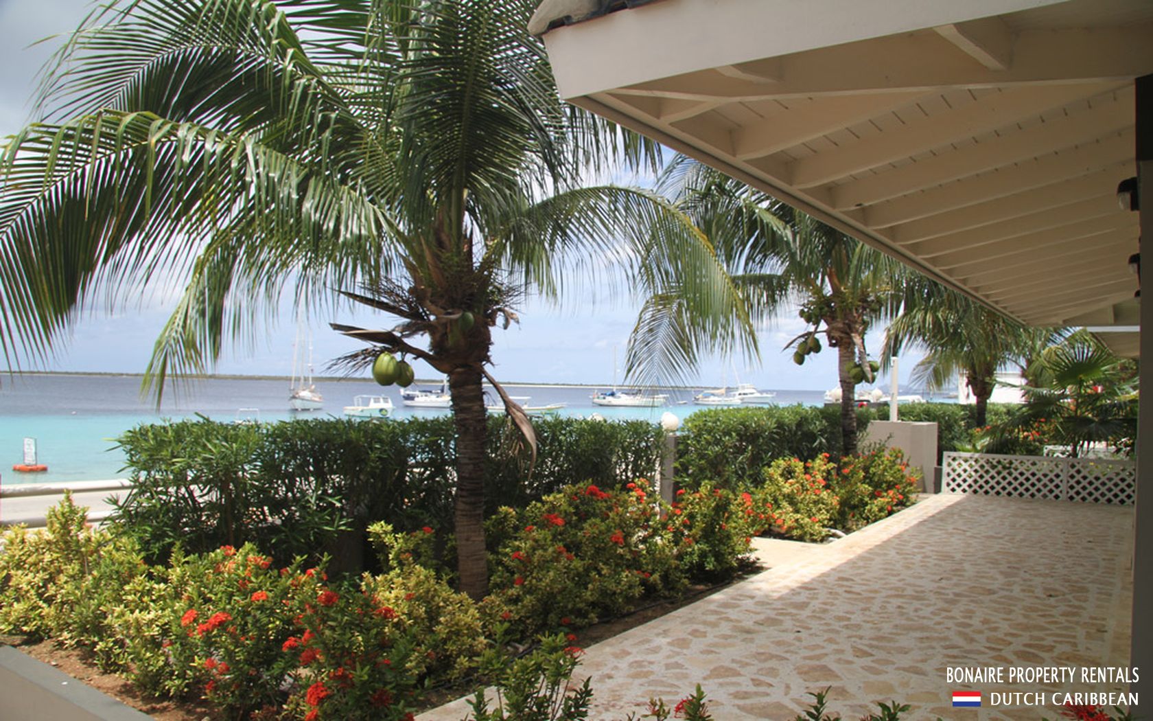 Terrace and patio Villa Trépanier