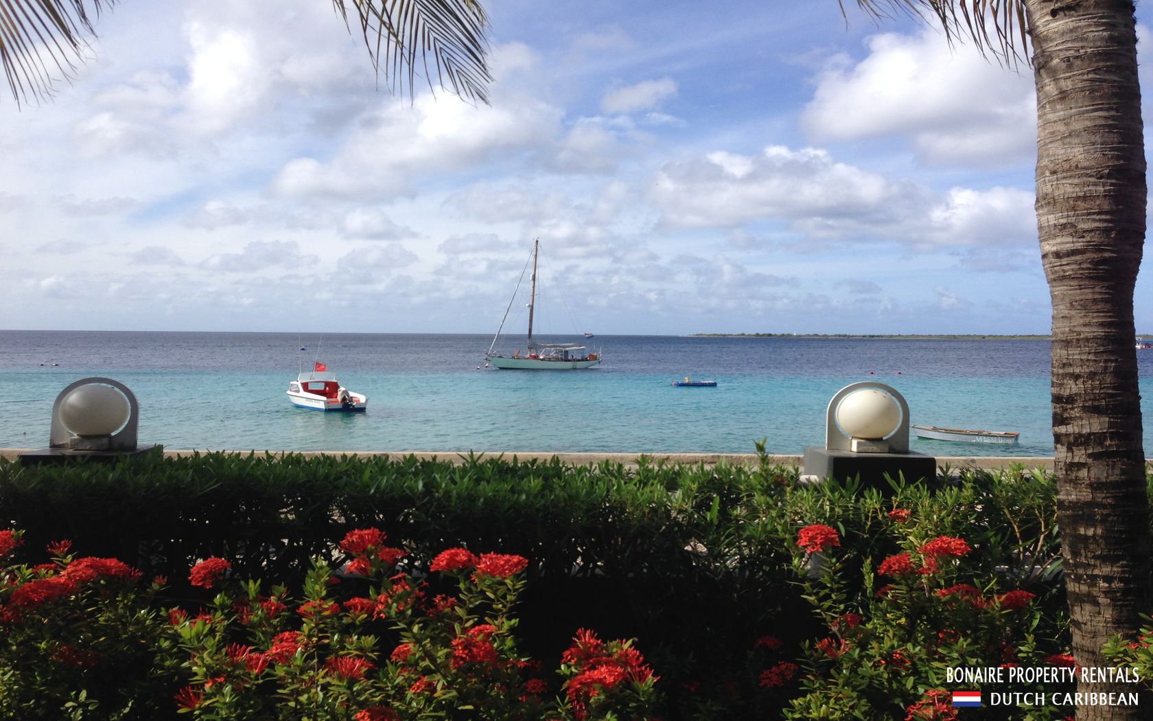 Terrace and patio view Villa Trépanier