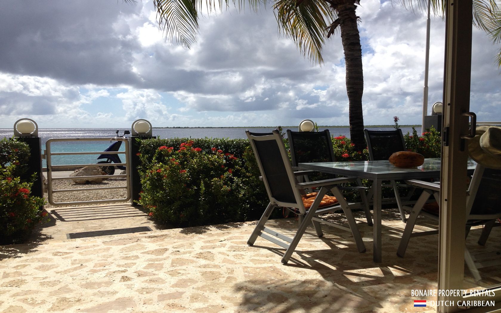 Terrace and patio Villa Trépanier